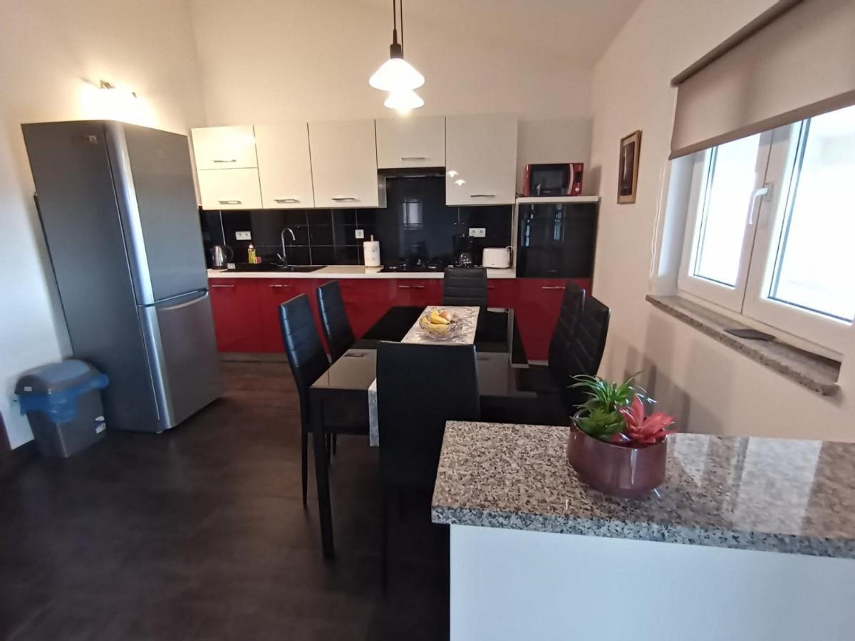 Apartment Sofija Galižana Esterno foto